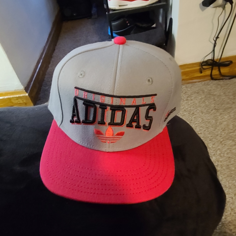 Adidas snapback hat